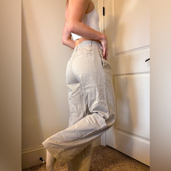 Woman’s TNA Aritzia Supply Pants - Picture 6 of 6